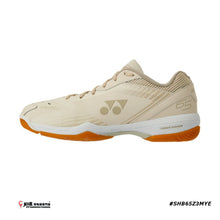 Load image into Gallery viewer, Yonex POWER CUSHION 65 Z C-90 MEN