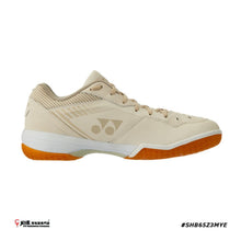 Load image into Gallery viewer, Yonex POWER CUSHION 65 Z C-90 MEN