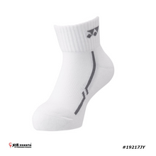 Load image into Gallery viewer, Yonex Junior Ankle Socks #19217JY JP Version (19-22 cm)
