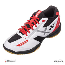 Load image into Gallery viewer, Yonex POWER CUSHION 670 JP VERSION (White/Red)
